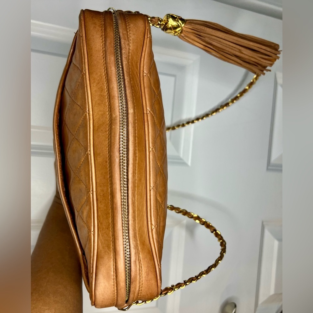 Vintage CHANEL CC Tassel Camera Bag in Tan Leather - GUC - Picture 5 of 14